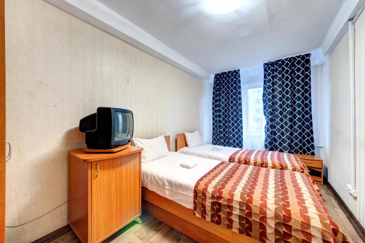 Holosiyvsky Hotel Kyiv Exterior foto