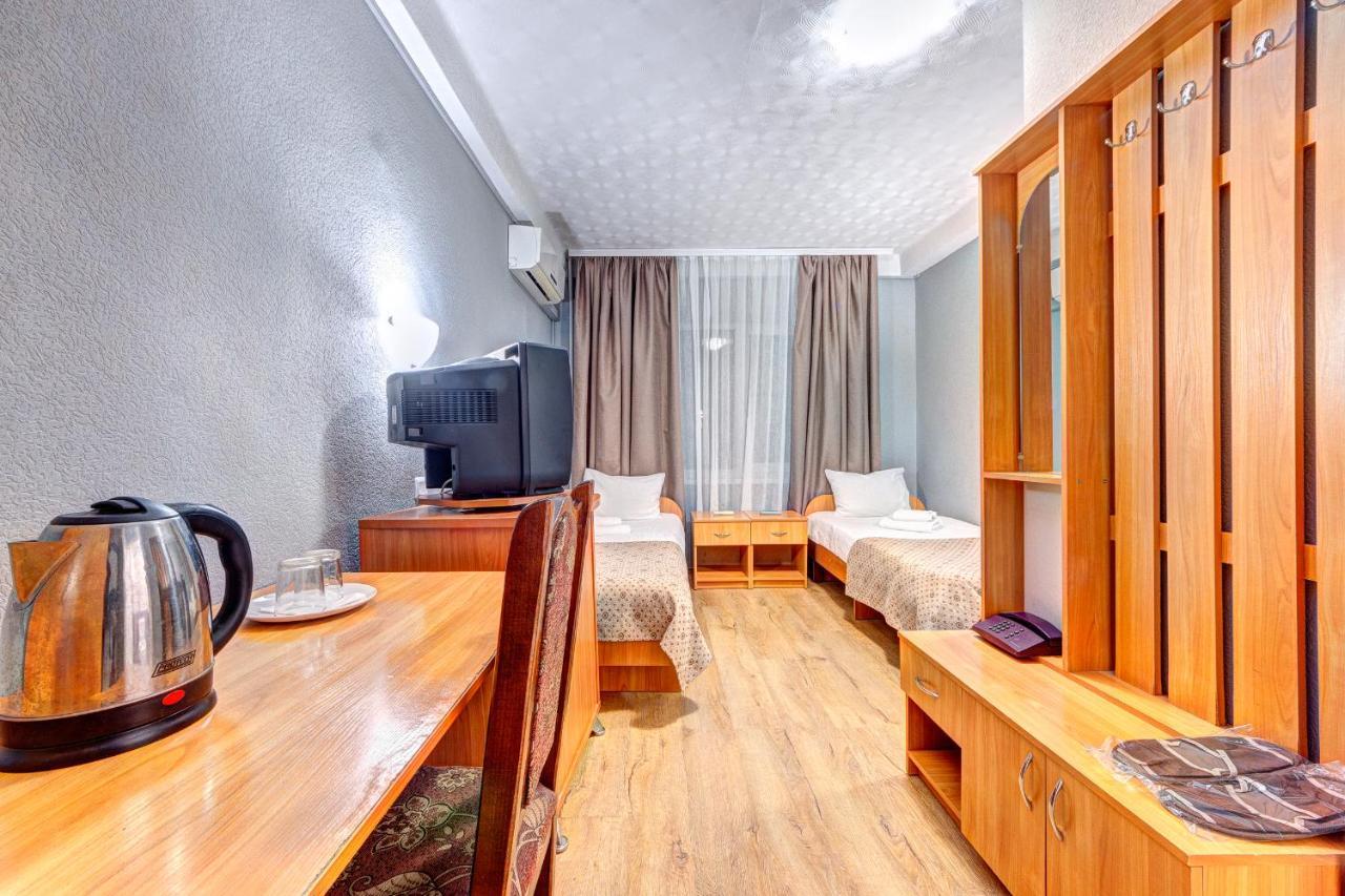 Holosiyvsky Hotel Kyiv Exterior foto