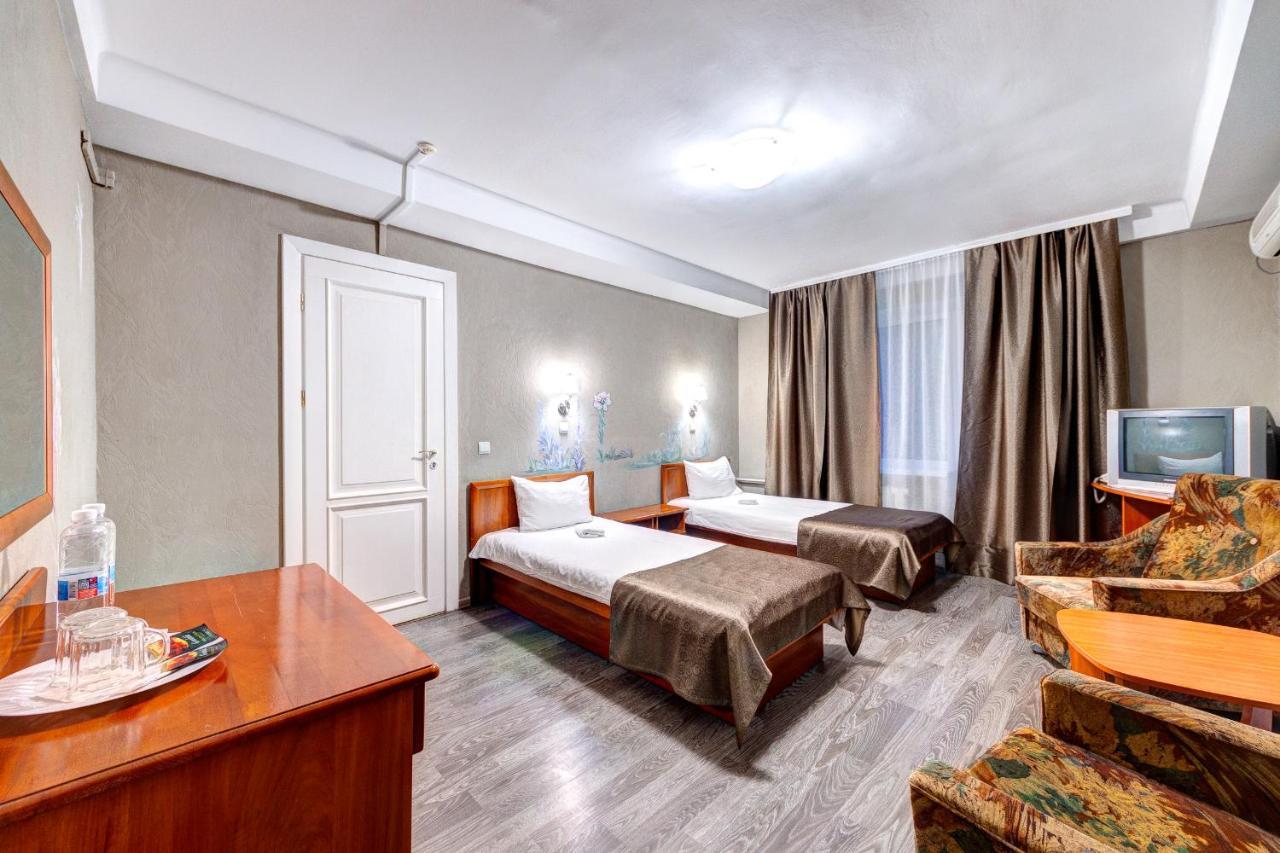 Holosiyvsky Hotel Kyiv Exterior foto